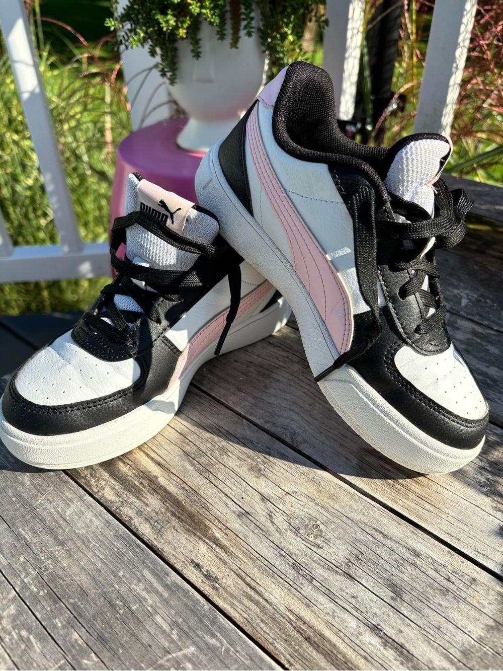 Puma girls White Black and Light Pink Low-Top Sneakers